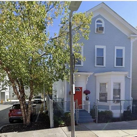 Your Home Away From Home - Jamaica Plain, Бостон Экстерьер фото
