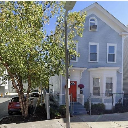 Your Home Away From Home - Jamaica Plain, Бостон Экстерьер фото