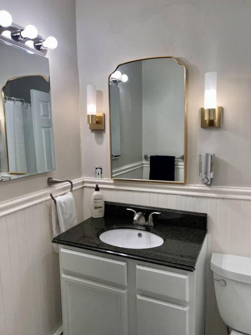Your Home Away From Home - Jamaica Plain, Бостон Экстерьер фото